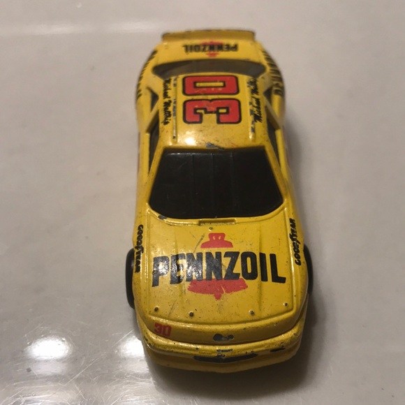Miniature NASCAR 1/18 - Pontiac Grand Prix #30 Pennzoil M. Waltrip Par ERTL